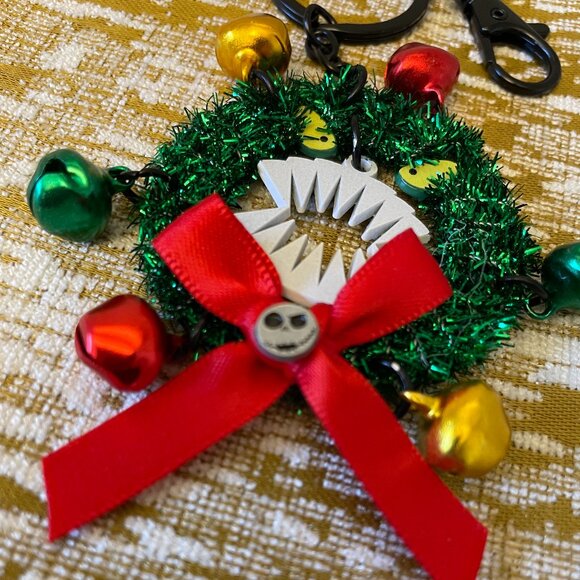 Disney The Nightmare Before Christmas Wreath Figural Keychain - Picture 2 of 9